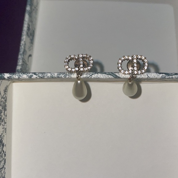 Dior drop earrings. New. - Picture 3 of 4